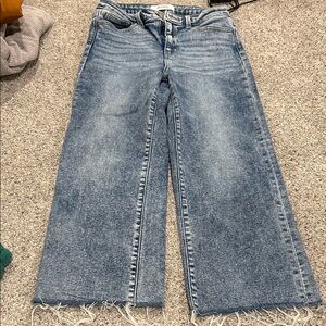 Zenana Outfitters Blue Cropped Jeans